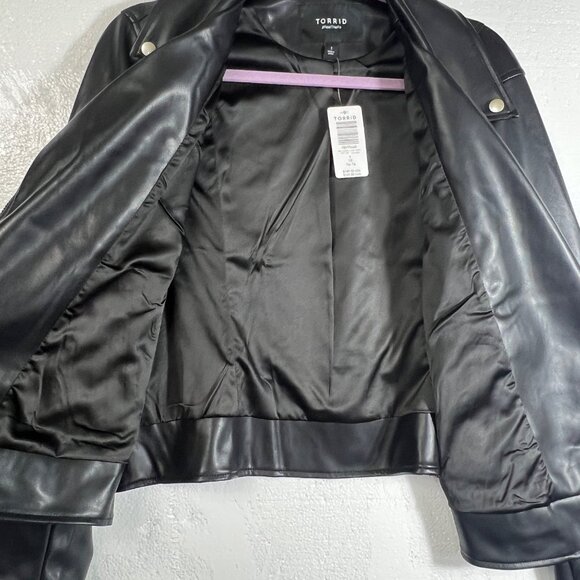 Torrid Black Faux Leather Moto Jacket Zippered Details Womens Size 1/1X/14-16 - Picture 6 of 9